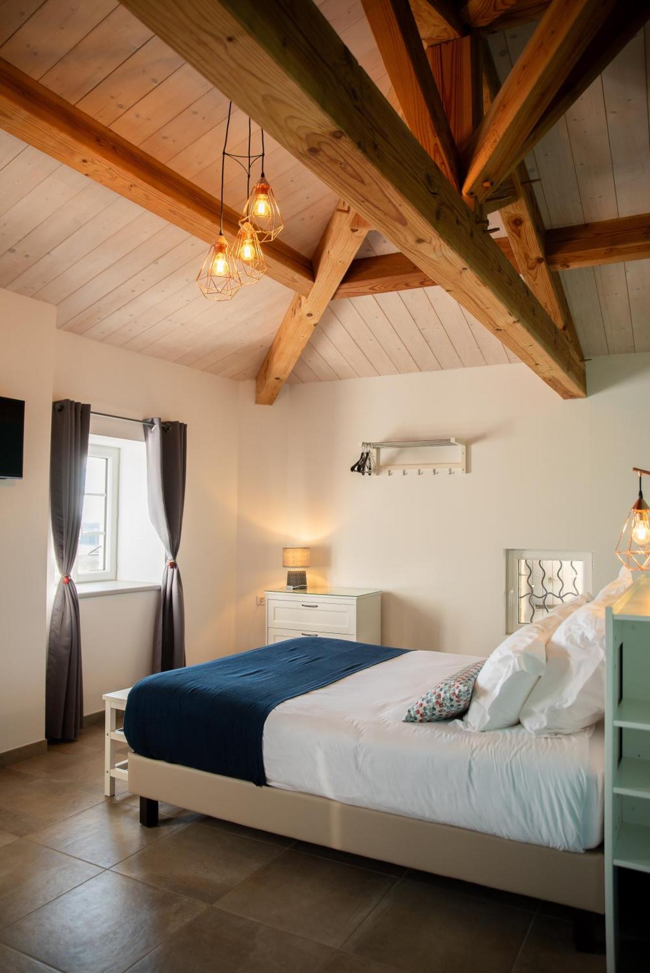 Saint-Julien-de-Peyrolas Domaine Forvent B&B 외부 사진