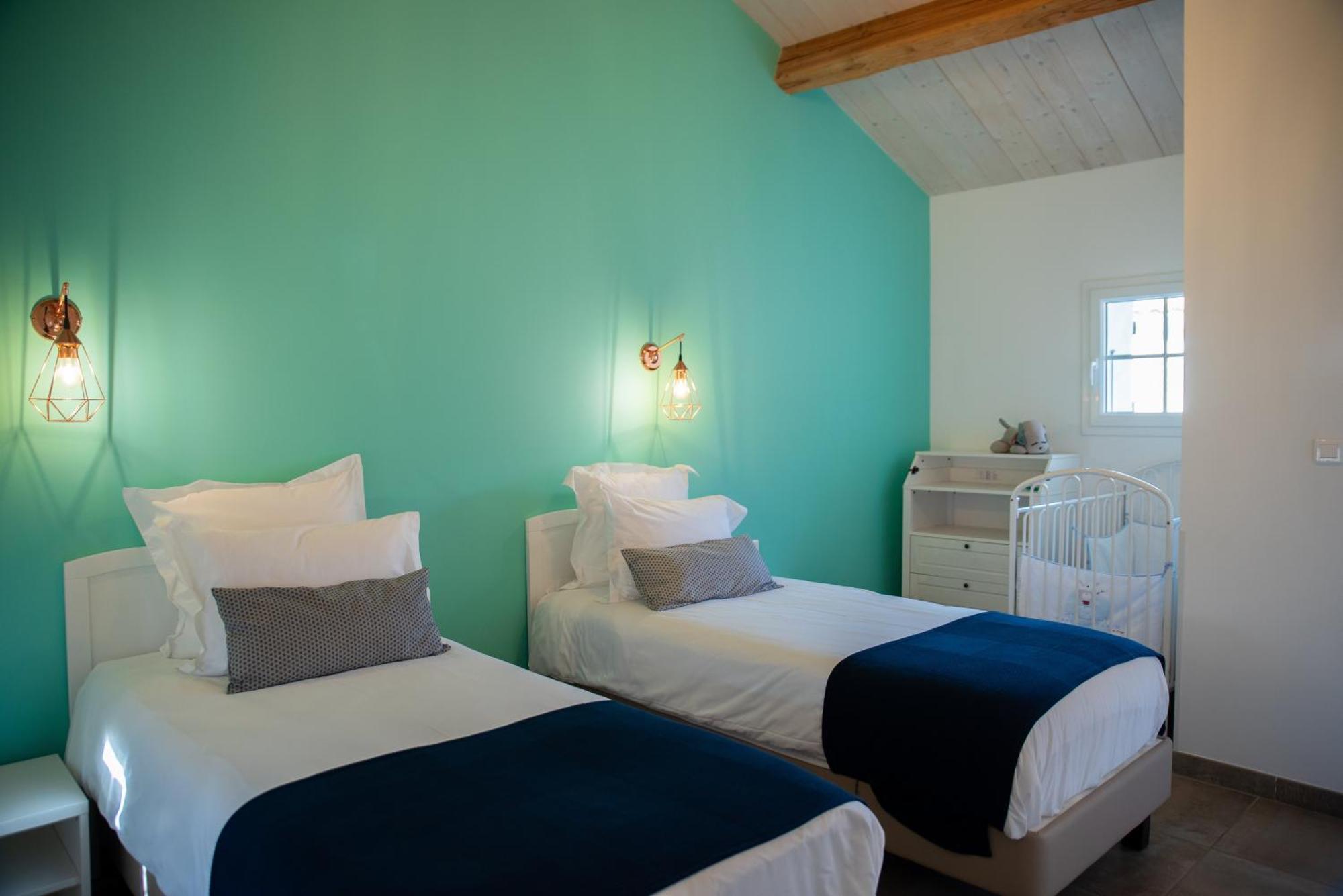 Saint-Julien-de-Peyrolas Domaine Forvent B&B 외부 사진