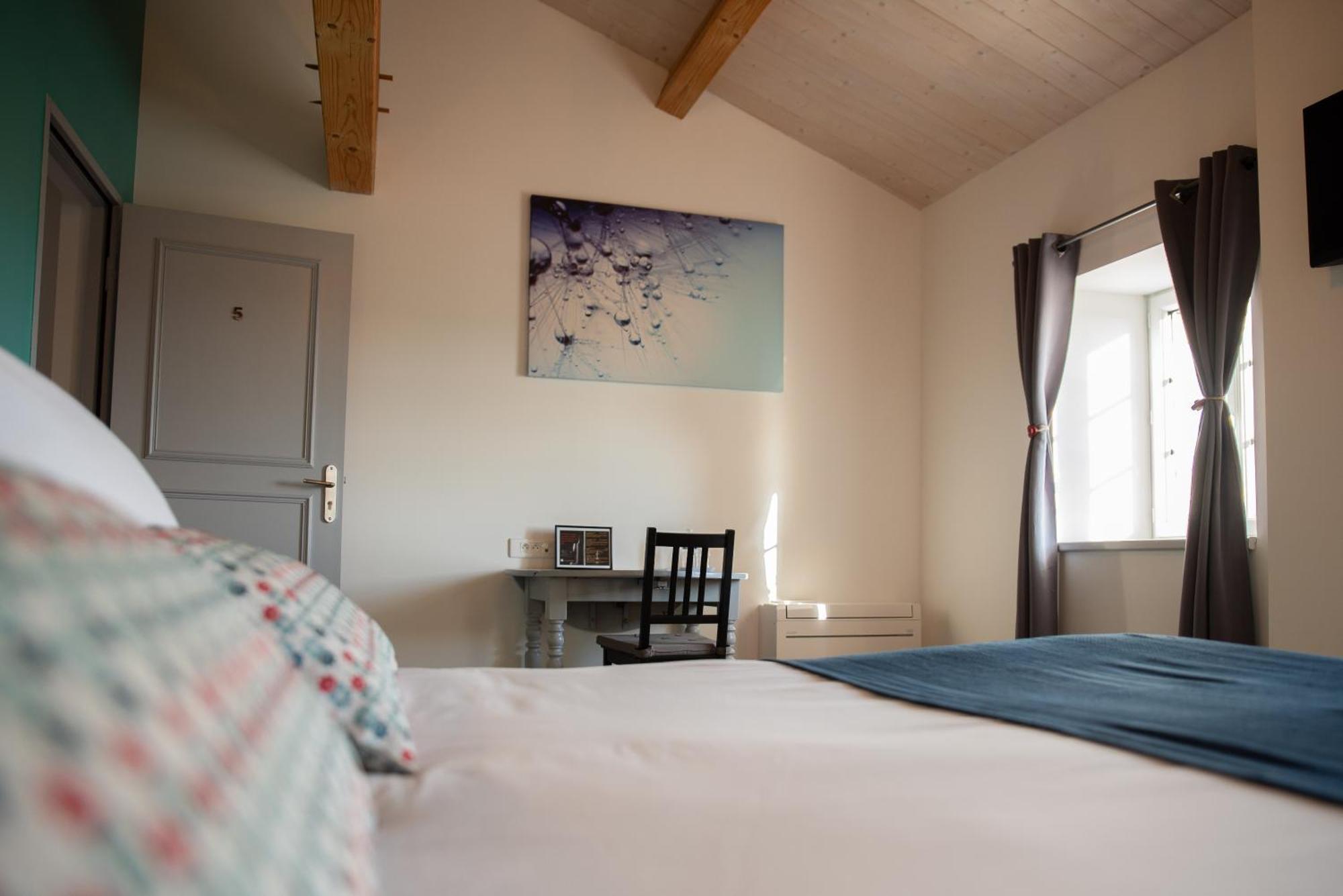 Saint-Julien-de-Peyrolas Domaine Forvent B&B 외부 사진