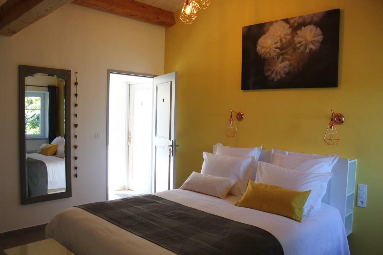 Saint-Julien-de-Peyrolas Domaine Forvent B&B 외부 사진