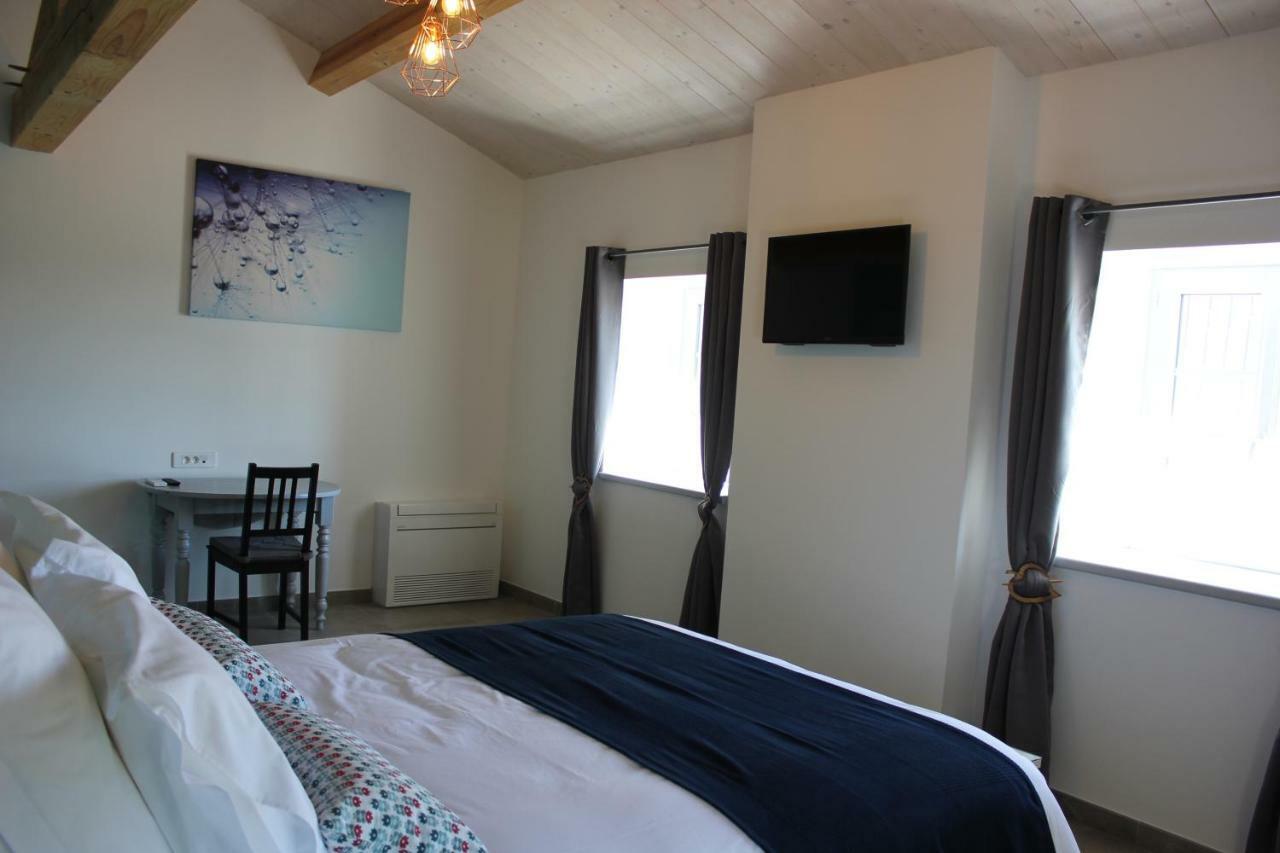 Saint-Julien-de-Peyrolas Domaine Forvent B&B 외부 사진