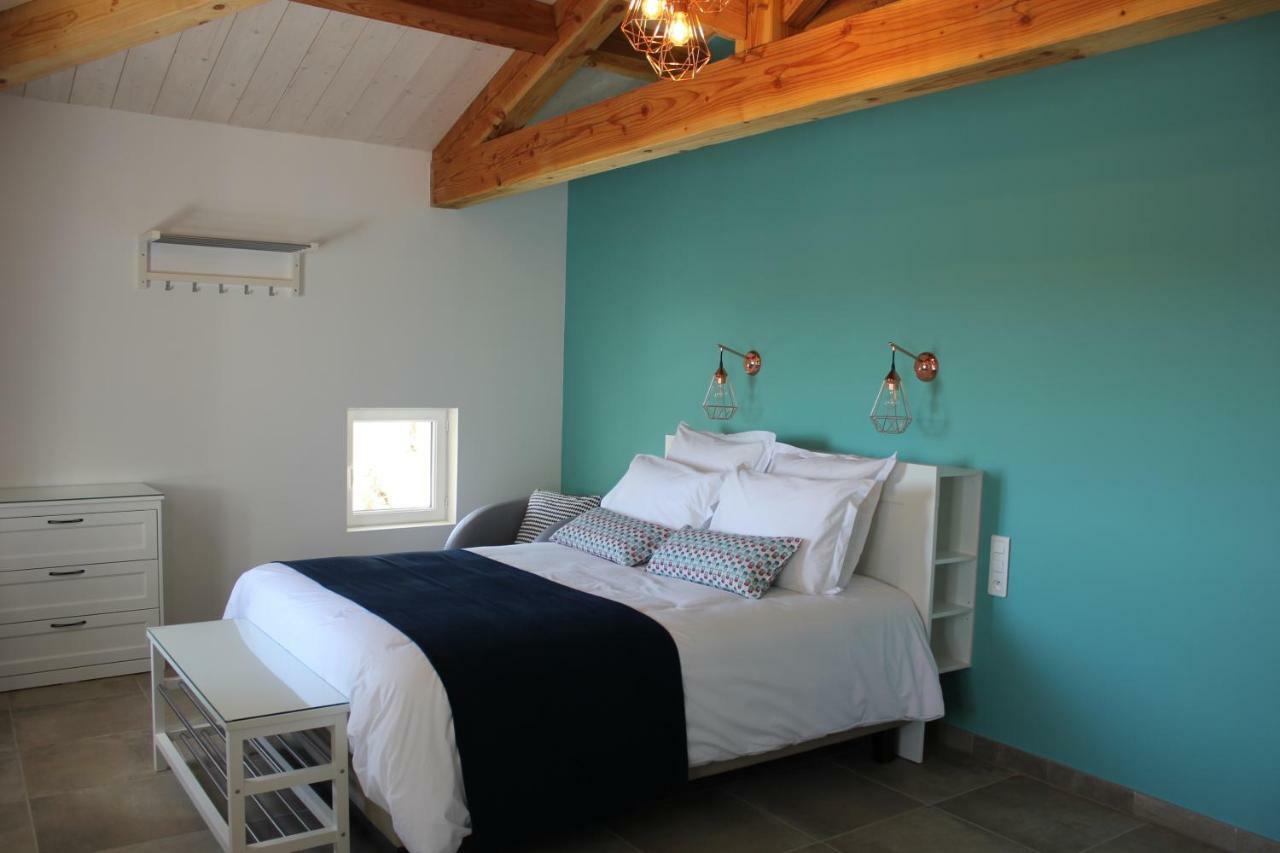Saint-Julien-de-Peyrolas Domaine Forvent B&B 외부 사진
